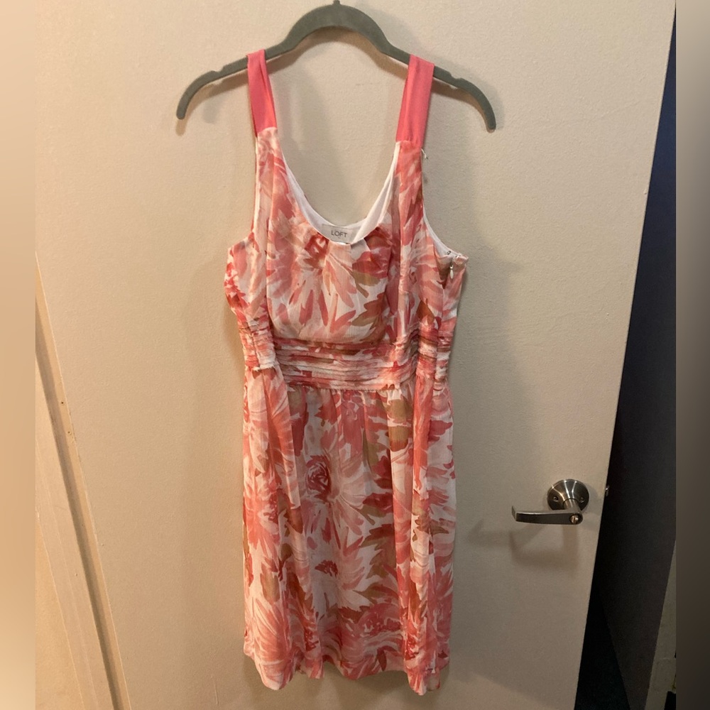 LOFT dress pink and whit floral pattern, size 12, excellent condition